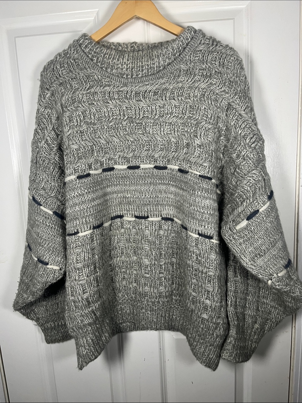 VTG 80’s Italian mohair oversized  Crewneck Knit Sweater, chunky, preppy, unisex